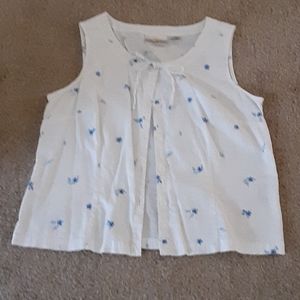 Sleeveless button down shirt